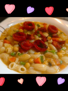Una foto de ♥️Guiso de fideos, garbanzos y salchichas alemanas