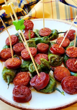 Foto principal de Pincho de chorizo flambeado y pimiento verde