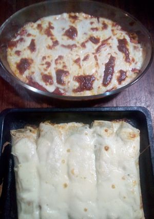 Una foto de Canelones de verdura y pollo con bisalsa a la isma!