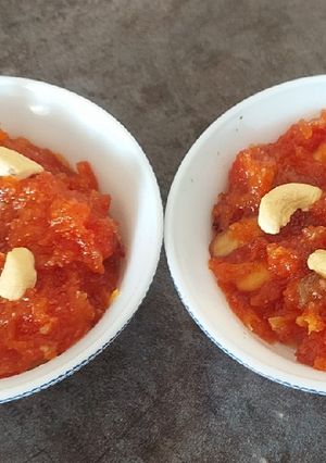 A picture of Gajar / Carrot Halwa in pressure cooker.