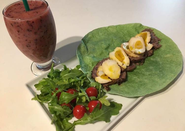 Burrito Salad with Smoothie for 
Breakfast