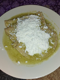 Una foto de Entomatadas verdes sencillas👌😋