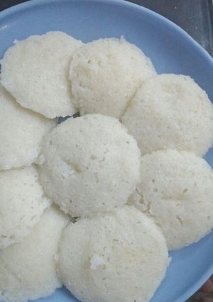 A picture of Idli.
