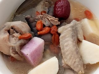 電鍋料理-紅棗枸杞山藥雞湯