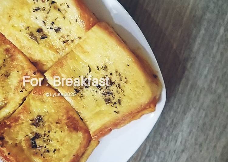 Simple Breakfast - Roti Tawar Telur Keju