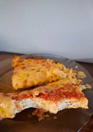 Una foto de Pizza Keto de pollo y muzzarella 🍕
