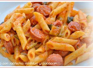 Foto principal de Pasta con salchichas y calabacín. (Thermomix)
