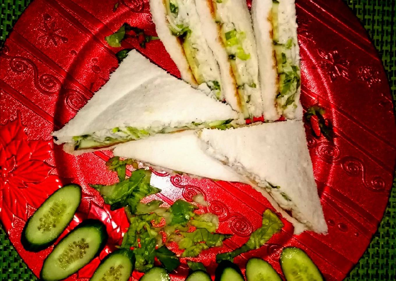 Hariyali chicken sandwich