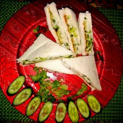 A picture of Hariyali chicken sandwich.