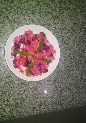 Una foto de Ensalada de papa zanahoria remolacha