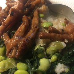 A picture of Easy beer chicken feet.
