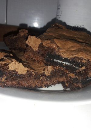 Una foto de Brownie oreo🙊😸😋