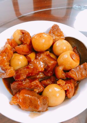 Hình của món Thịt kho trứng.