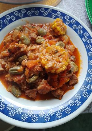 Una foto de Guiso de arroz con habas y choclo