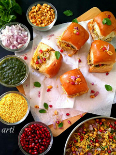 कच्छी दाबेली (kutchi dabeli recipe in Hindi) रेसिपी मुख्य फोटो
