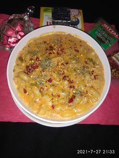 पिंक सॉस पास्ता (Pink Sauce Pasta recipe in Hindi) रेसिपी मुख्य फोटो