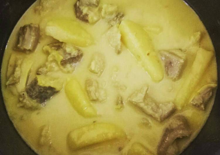 Kari daging kentang