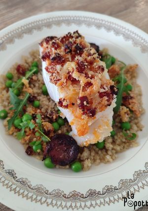 Une photo de Dos de lingue bleue en crumble de comté et chorizo