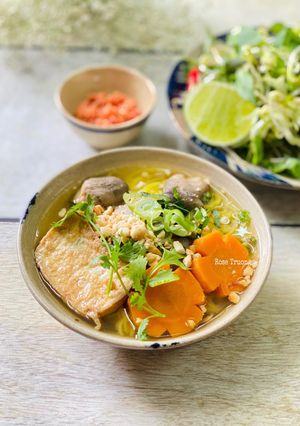 Hình của món Mì Quảng Chay Nha Trang.
