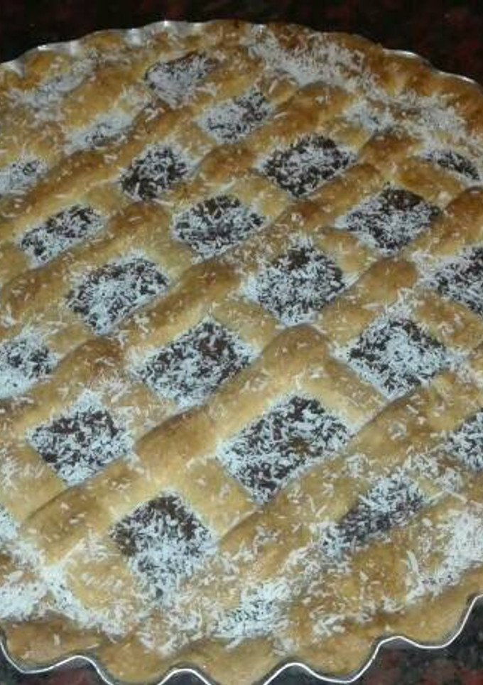 Una foto de Pasta frola de batata c/chocolate y dulce de leche