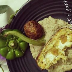 Shahi lauki kofta in white gravy A picture of Shahi lauki kofta in white gravy.