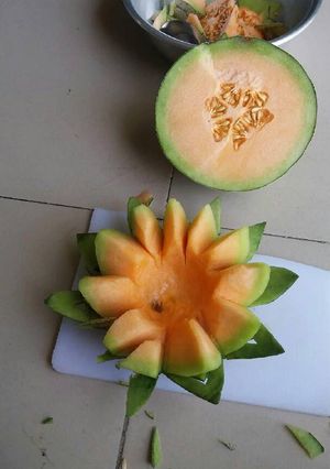 Hình của món Trái dưa lưới tỉa hoa sen 🌺🍈🍈.