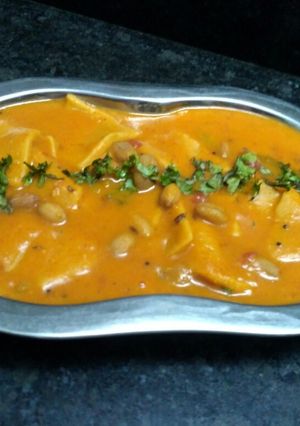 દાળ ઢોકળી કુકર માં (Dal Dhokli In Cooker Recipe In Gujarati) રેસીપી મુખ્ય ફોટો