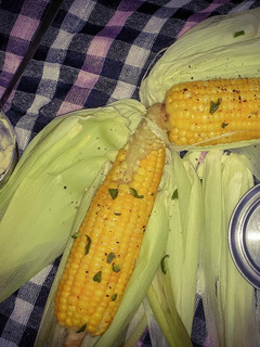 A picture of Butter chilli corn cob.