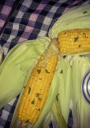 A picture of Butter chilli corn cob.