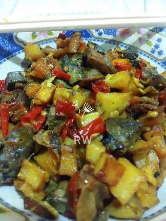 Cara Mudah Membuat Resep Sambel goreng kentang ati yang Uenak Anti Ribet, Menggugah Selera