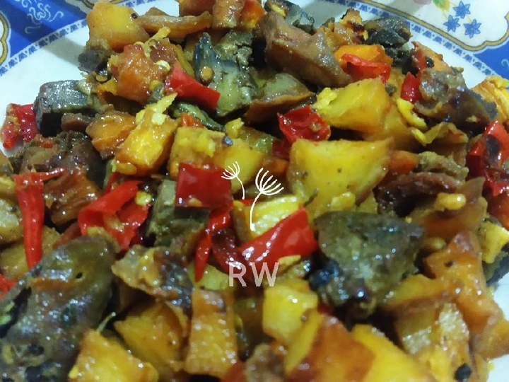 Cara Mudah Membuat Resep Sambel goreng kentang ati yang Uenak Anti Ribet, Menggugah Selera