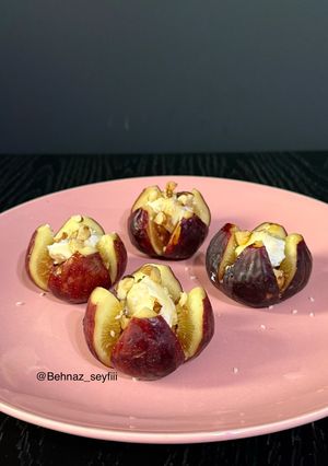 عکسی از دستور دسر انجیر شکم پر