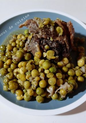 Une photo de Viande d'agneau aux petits pois fraiches 🍴