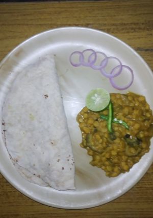 A picture of Karele chane ki daal.