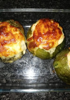 Una foto de Zapallitos rellenos con pollo