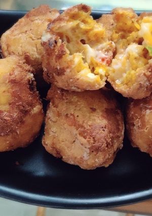 A picture of Cheese Corn Balls.