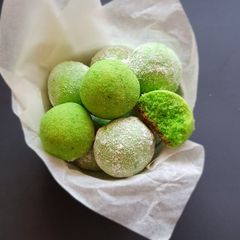 The Grinch Snow Balls A picture of The Grinch Snow Balls.