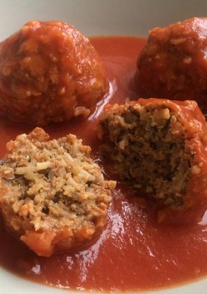 Fűszeres, paradicsomos húsgombóc batátával recept fotója