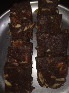 டேட்ஸ் நட்ஸ் ராகி பர்பி (Dates nuts raagi burfi recipe in tamil) செய்முறை முக்கிய புகைப்படம்