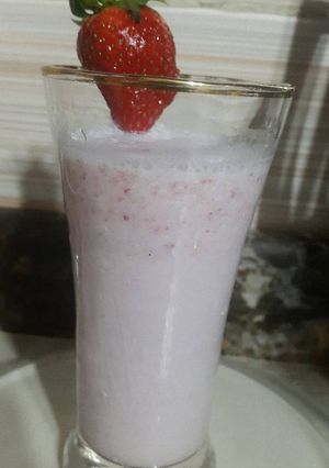 صورة لوصفة حليب بالفراولة