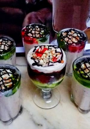 A picture of Delicious Creamy Falooda 😋😋💗💗.