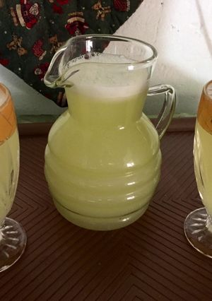 Una foto de Limonada con Cáscara