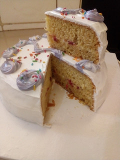 A picture of Fluffy orange vanilla cake.