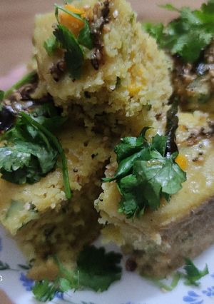 A picture of Spinach corn khaman dhokla.