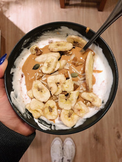 Una foto de Yogur 10/10 🥜