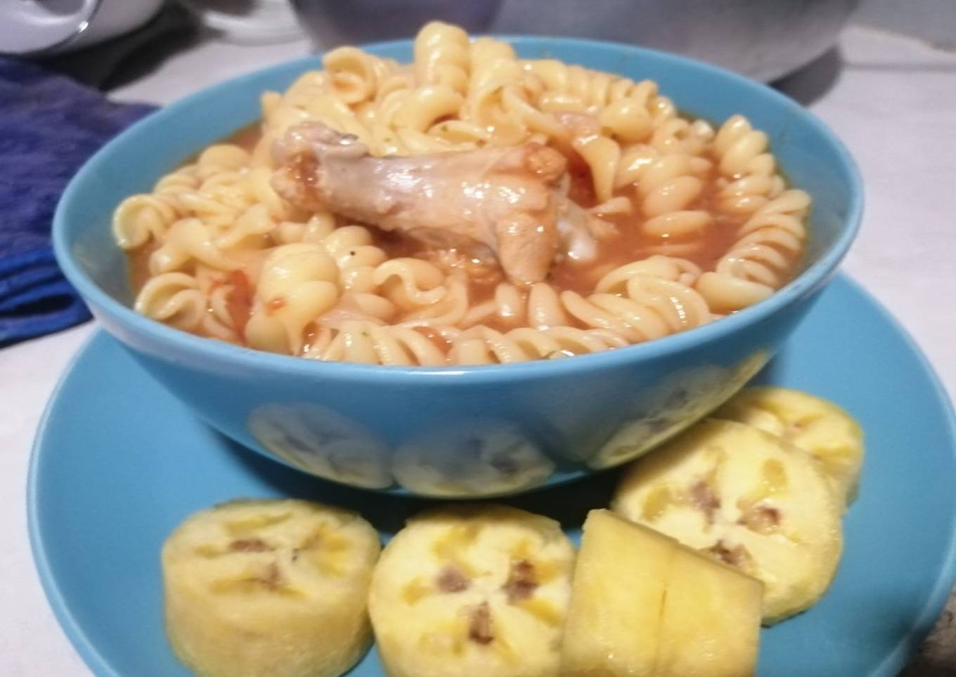 Pollo π con tornillo π© (pasta)