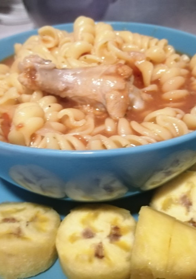 Una foto de Pollo 🐔 con tornillo 🔩 (pasta)