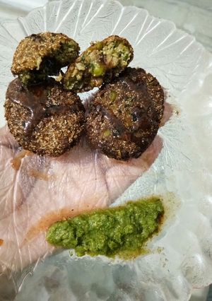A picture of Matar and soya granules cutlet recipe.