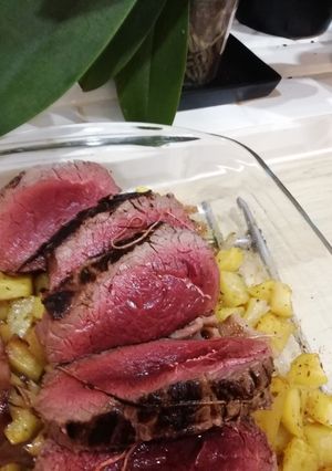 Une photo de Rôti de bœuf et ses pommes de terre pour un repas dominical