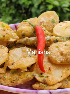 A picture of Moong Dal Potato Fritters (Pakore).